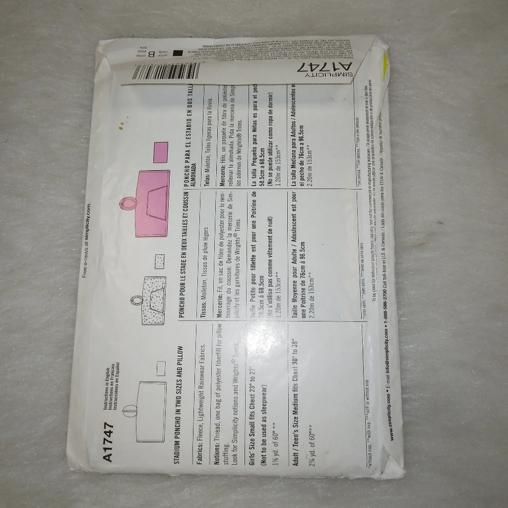 SIMPLICITY A1747 Stadium Poncho in 2 sizes and pillow. It's So Easy It's…